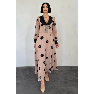 Vizon Yaka Nakışlı Elbise