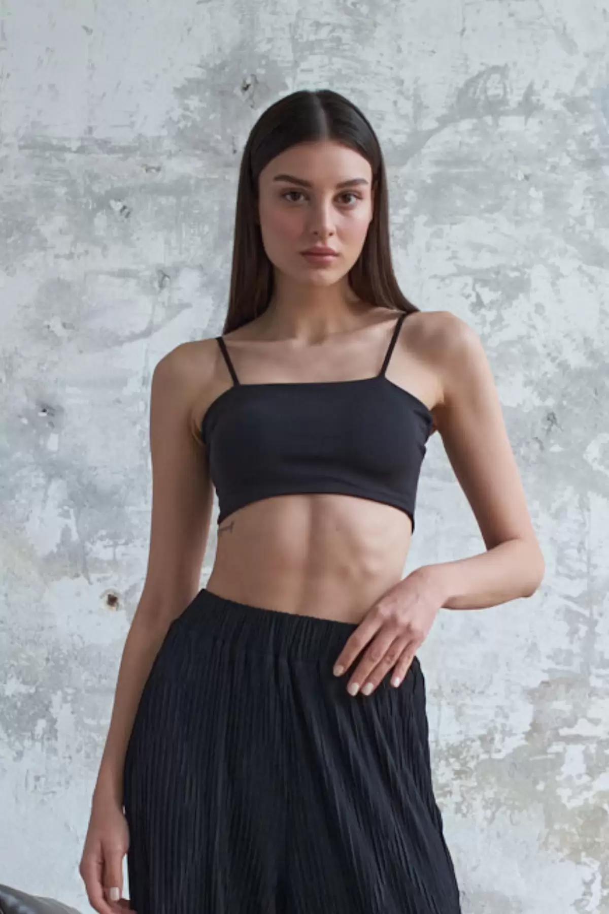 THIN-STRAPPED CROPTOP -BUSTIER