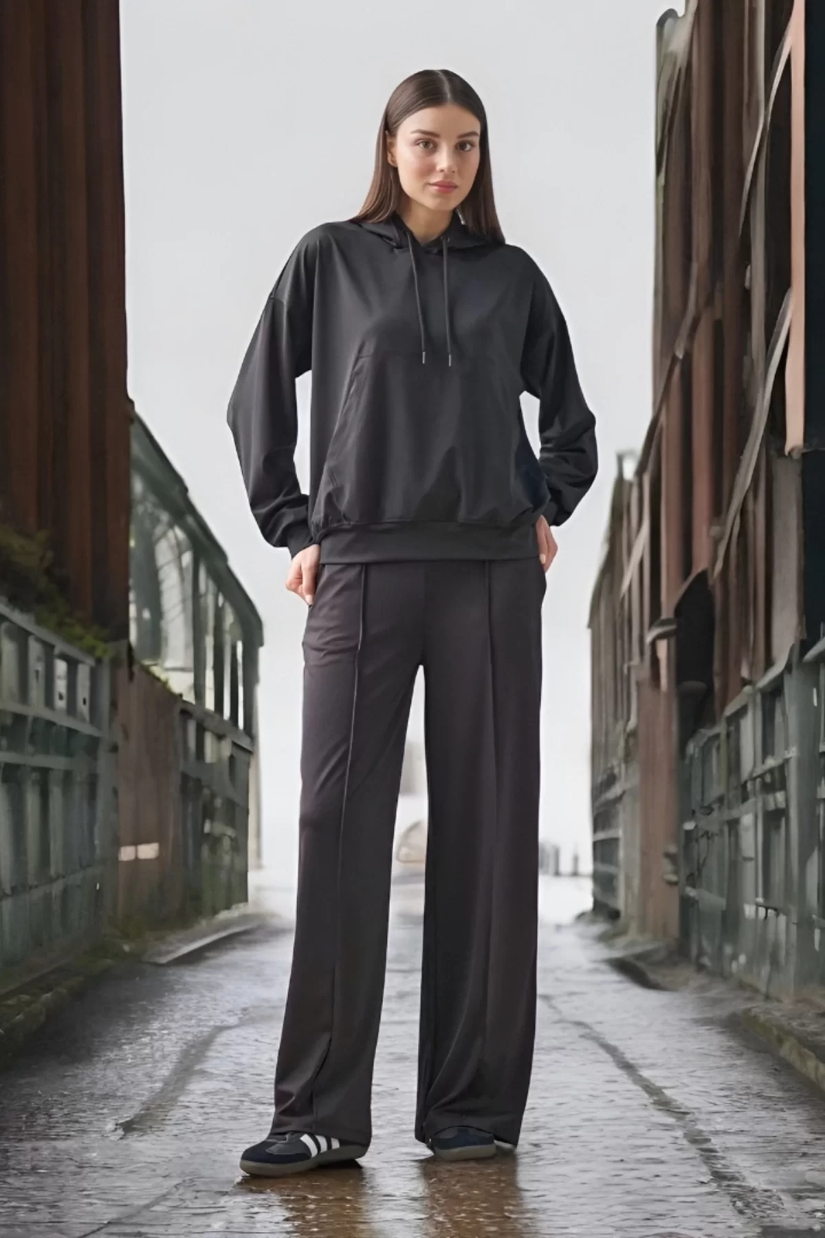 HIGH WAIST LOOSE CUT FRONT SITTING DETAIL WITH POCKETS TRACKSUIT BOTTOM