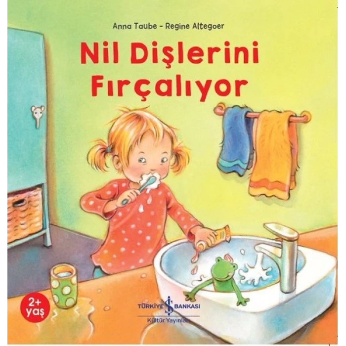 Nil Dişlerini Fırçalıyor