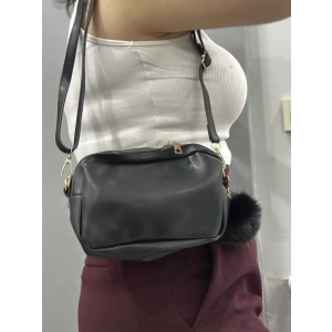 Ponpon siyah cilt çanta