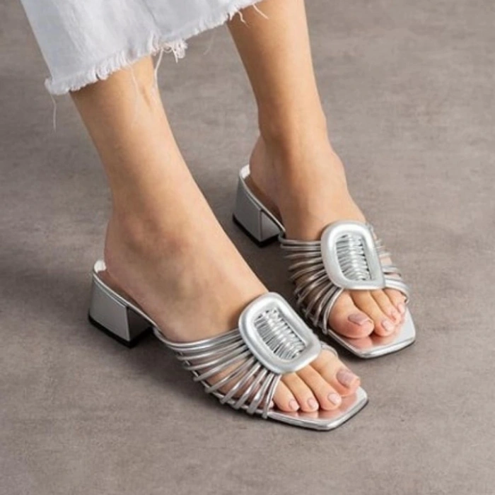 petite ateiler Anca Gümüş Rugan Topuklu Terlik