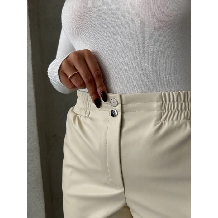 petite ateiler Beli lastikli çıtçıtlı deri şort krem w241007