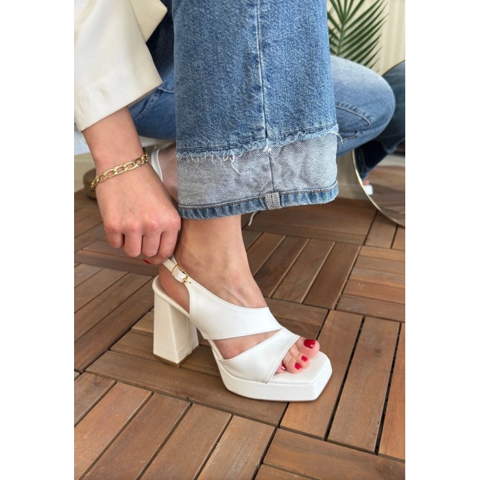 petite ateiler Cica Beyaz Cilt Topuklu Ayakkabı