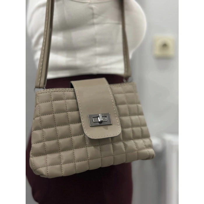 petite ateiler Kapaklı kapitone vizon cilt çanta