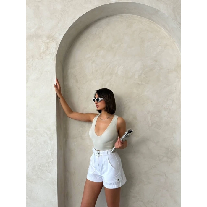 petite ateiler Kemer detaylı gabardin şort beyaz s25289