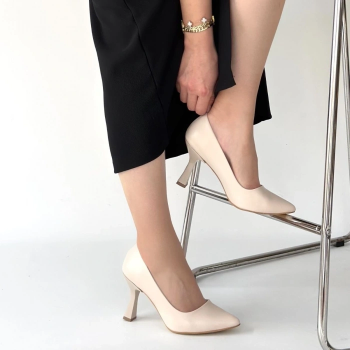 petite ateiler Meyli Bej Cilt Topuklu Ayakkabı