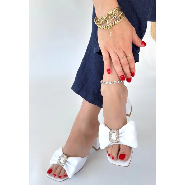 petite ateiler Niyyar Beyaz Cilt Topuklu Terlik