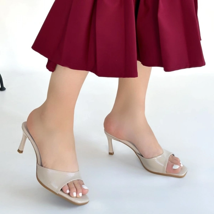 petite ateiler Ribay Bej Rugan Topuklu Terlik