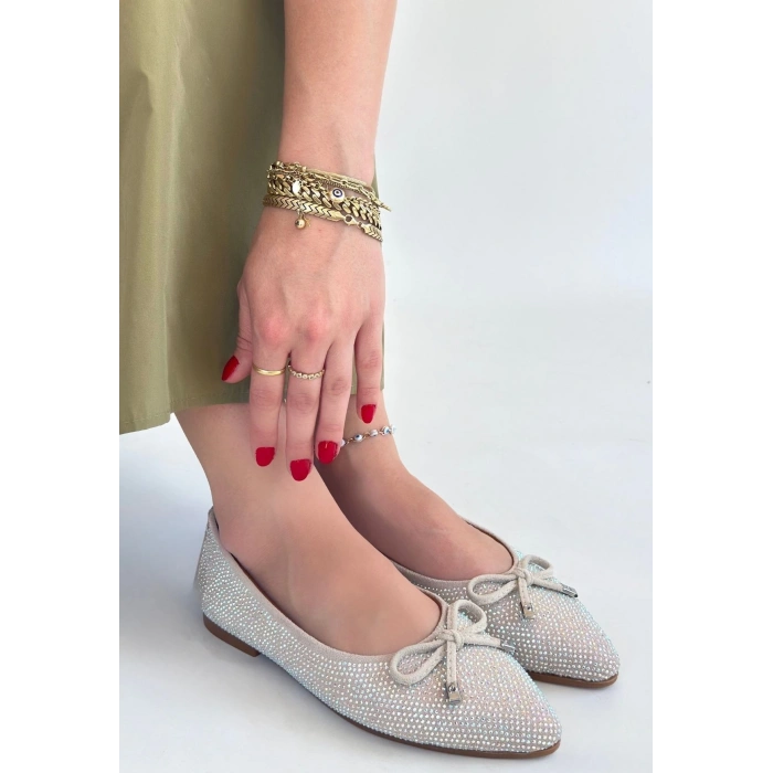 petite ateiler Sarra Bej Saten İşlemeli Babet Ayakkabı