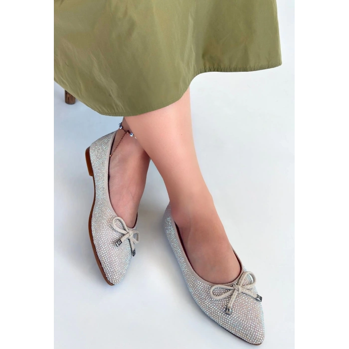 petite ateiler Sarra Bej Saten İşlemeli Babet Ayakkabı