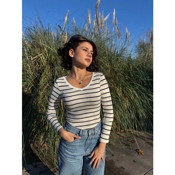 petite ateiler V yaka çizgili bluz beyaz A3699