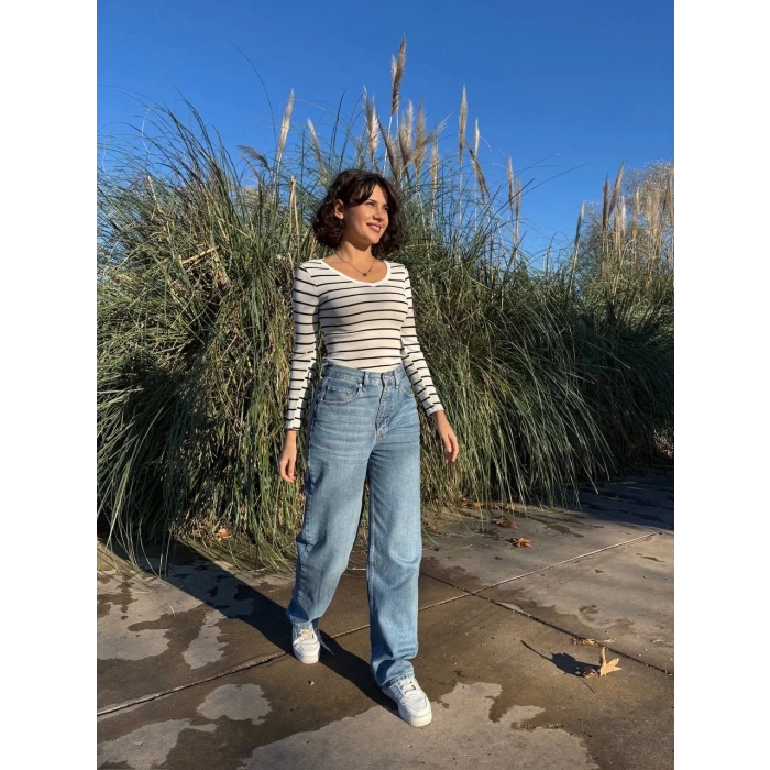 petite ateiler V yaka çizgili bluz beyaz A3699