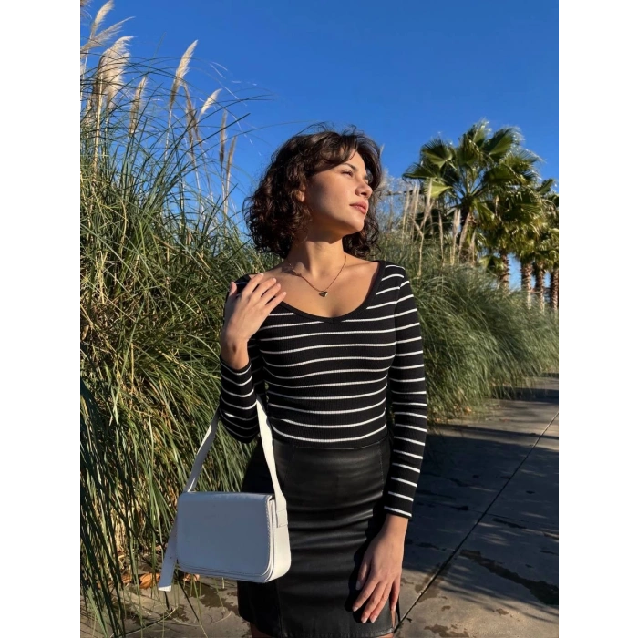 petite ateiler V yaka çizgili bluz siyah A3699