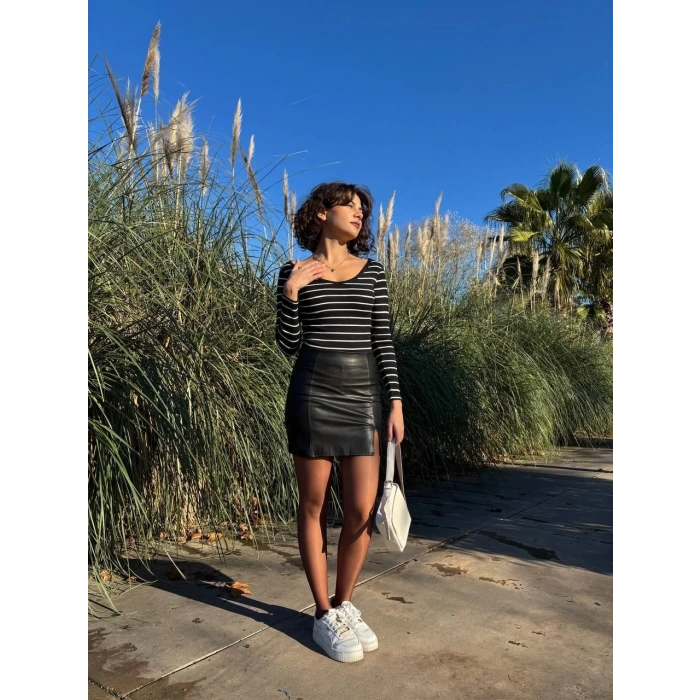 petite ateiler V yaka çizgili bluz siyah A3699