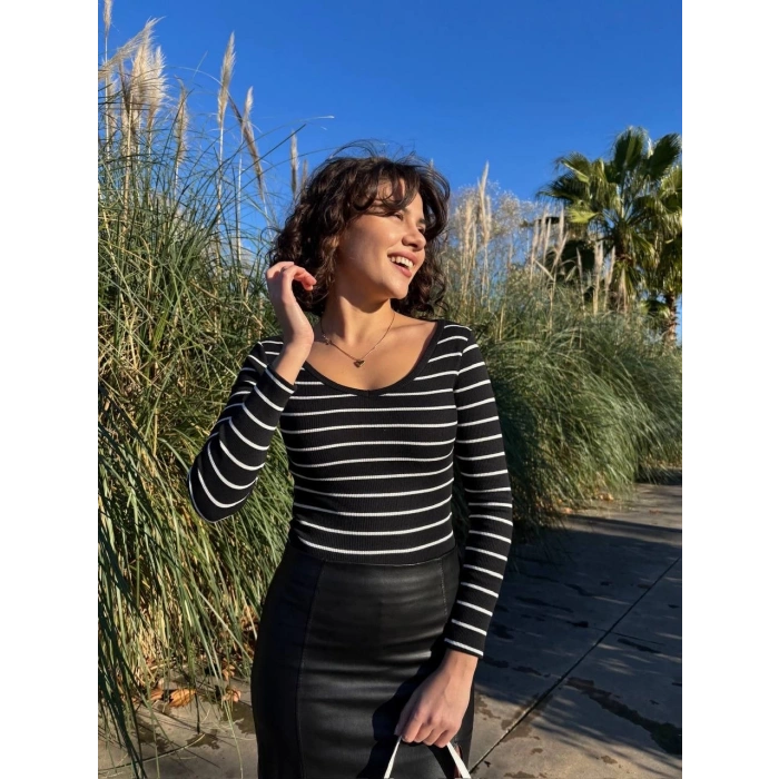 petite ateiler V yaka çizgili bluz siyah A3699