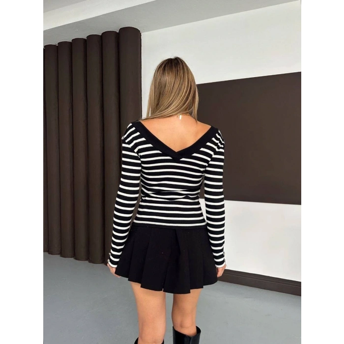 petite ateiler V yaka kol ve yaka düğmeli bluz siyah A4047