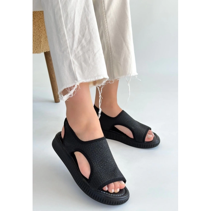 petite ateiler Wayi Siyah Hasır Cilt Sandalet