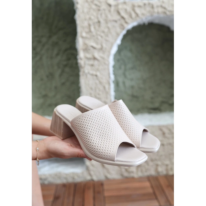 petite ateiler Zanna Bej Cilt Topuklu Terlik