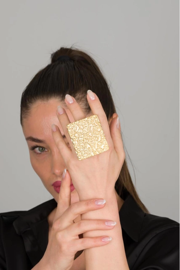 ZeyDor Gold Embossed Large Ring 10093