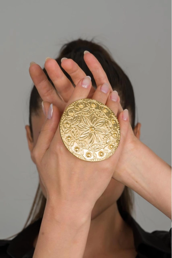 ZeyDor Large Embossed Flower Ring 10087