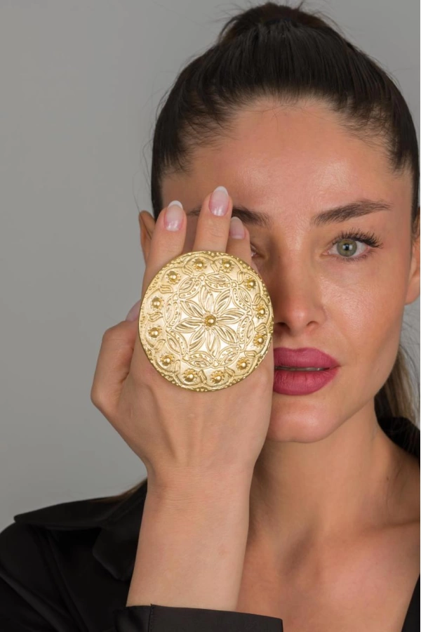 ZeyDor Large Embossed Flower Ring 10087