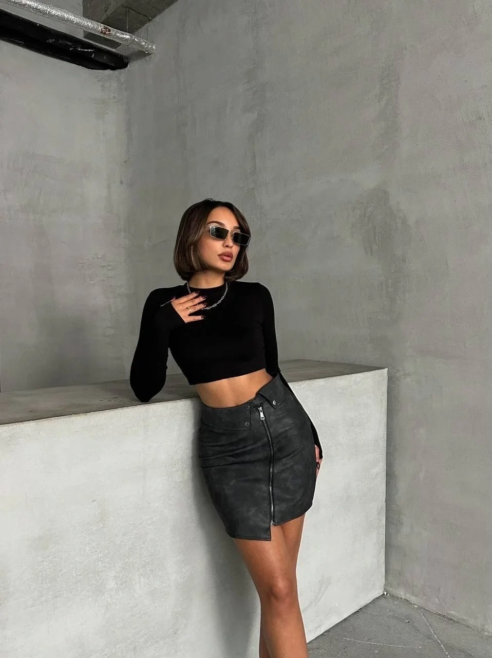 Beli pervazlı fermuarlı eskitme deri etek w24431