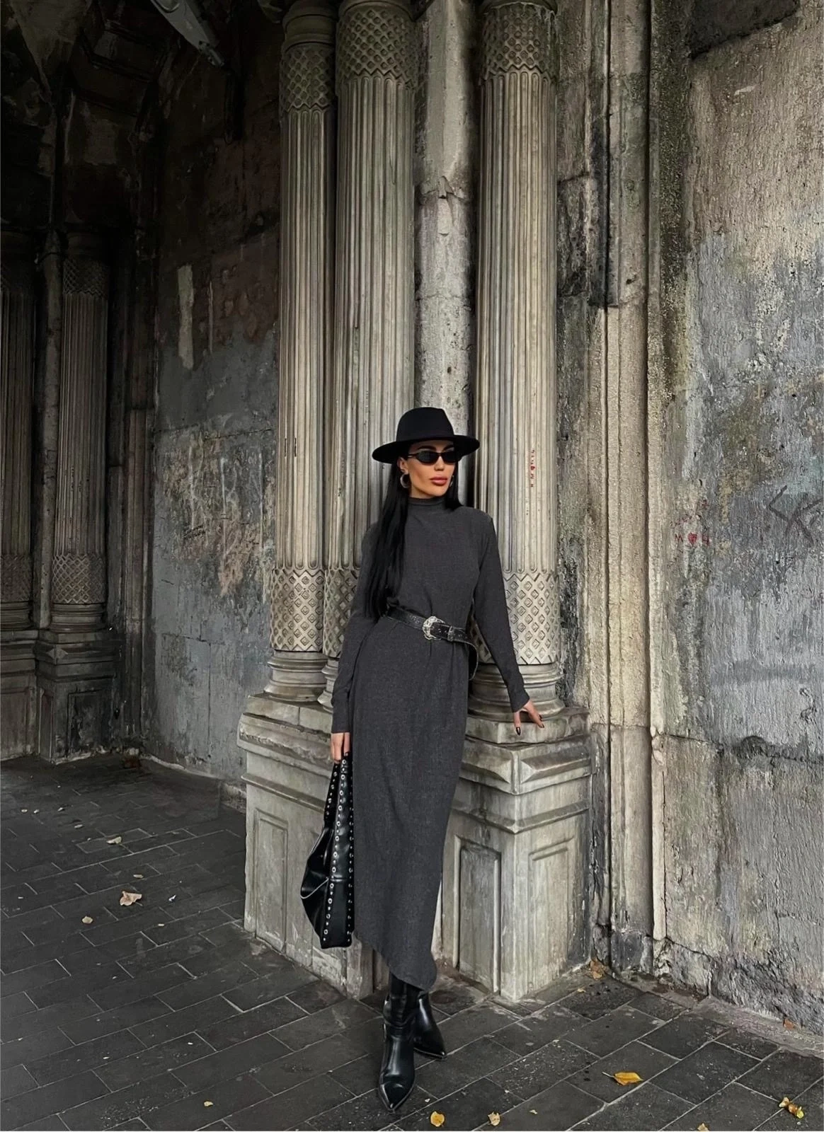 Boğazlı kalın bürümcük uzun elbise siyah