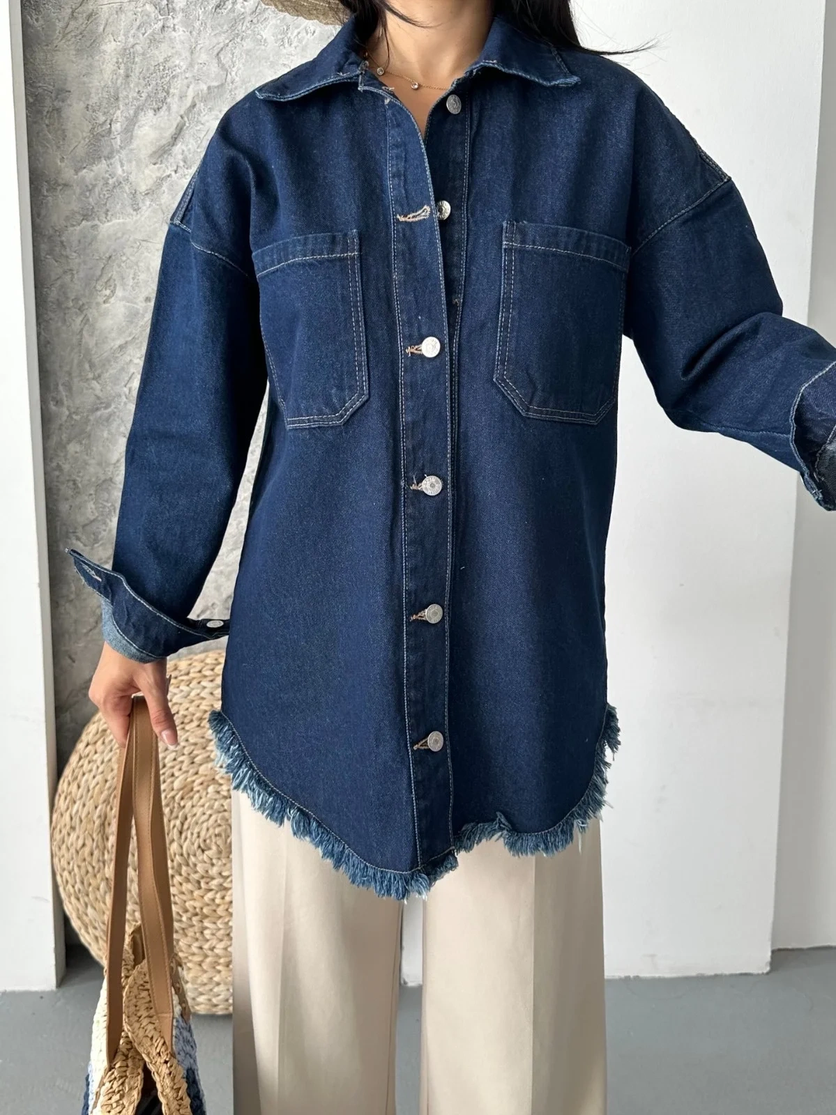 Cepli püsküllü kar yıkama kot ceket koyu mavi