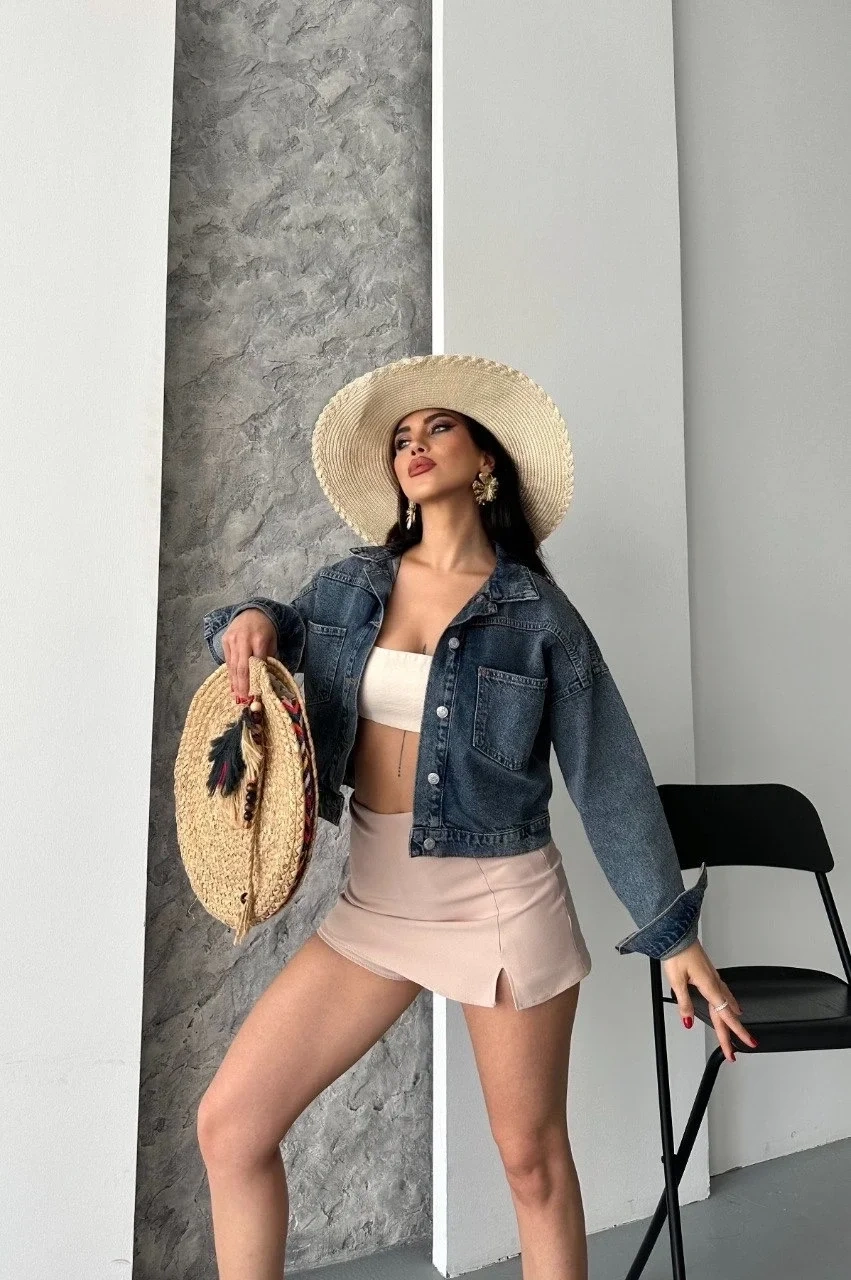 Çift cepli kol katlamalı kar yıkama crop kot ceket kahve tint