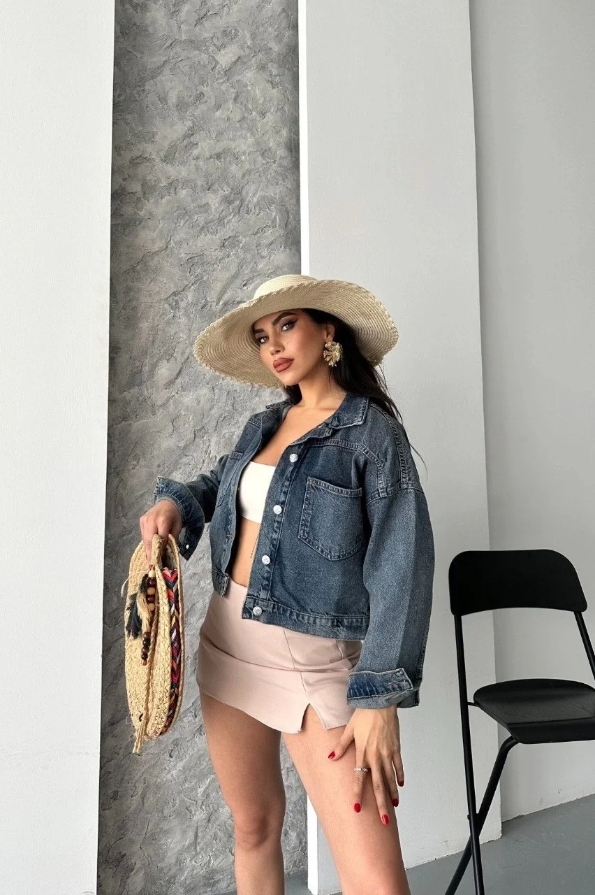 Çift cepli kol katlamalı kar yıkama crop kot ceket kahve tint