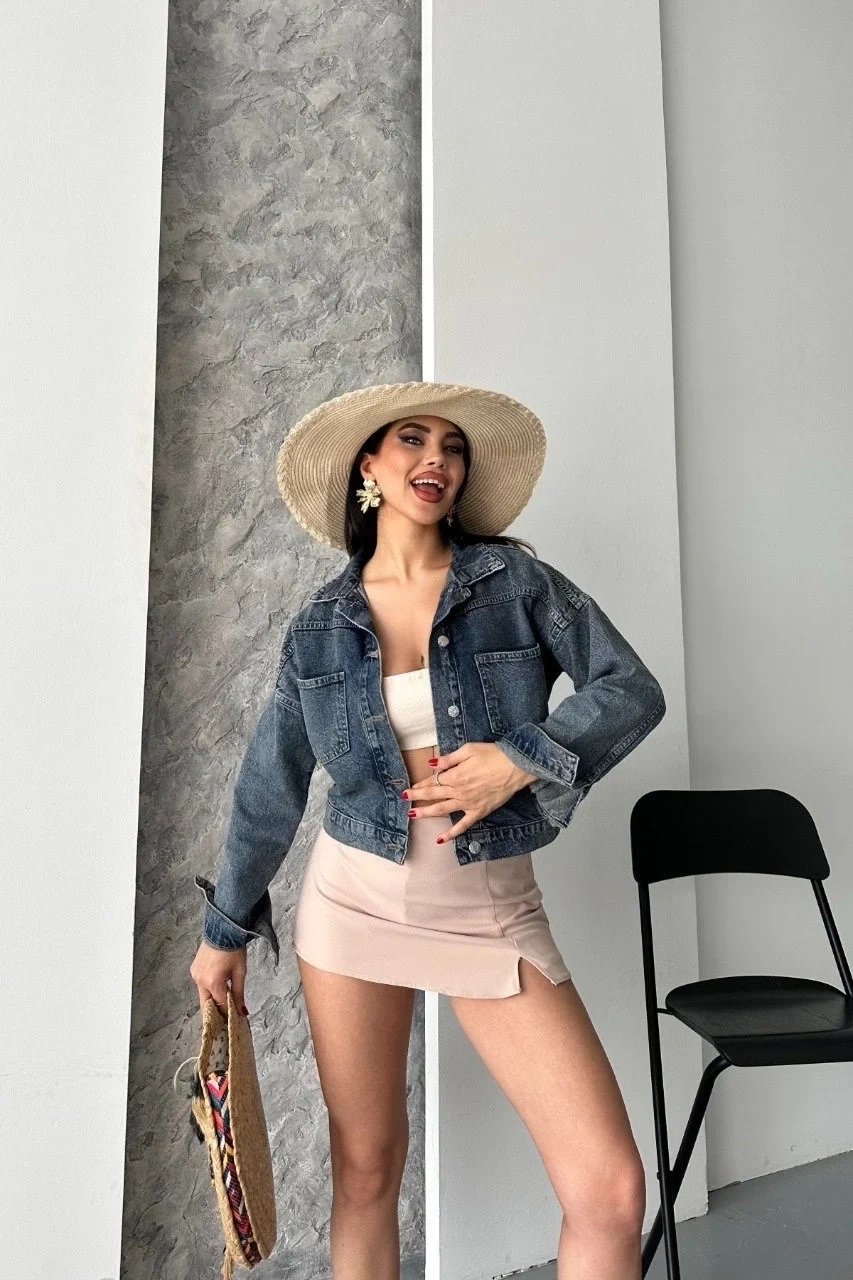 Çift cepli kol katlamalı kar yıkama crop kot ceket kahve tint