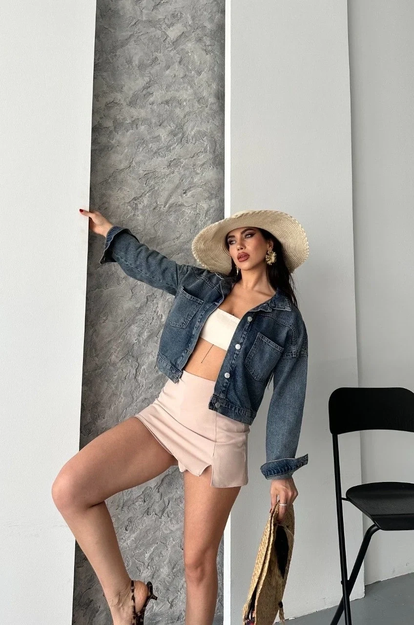 Çift cepli kol katlamalı kar yıkama crop kot ceket kahve tint