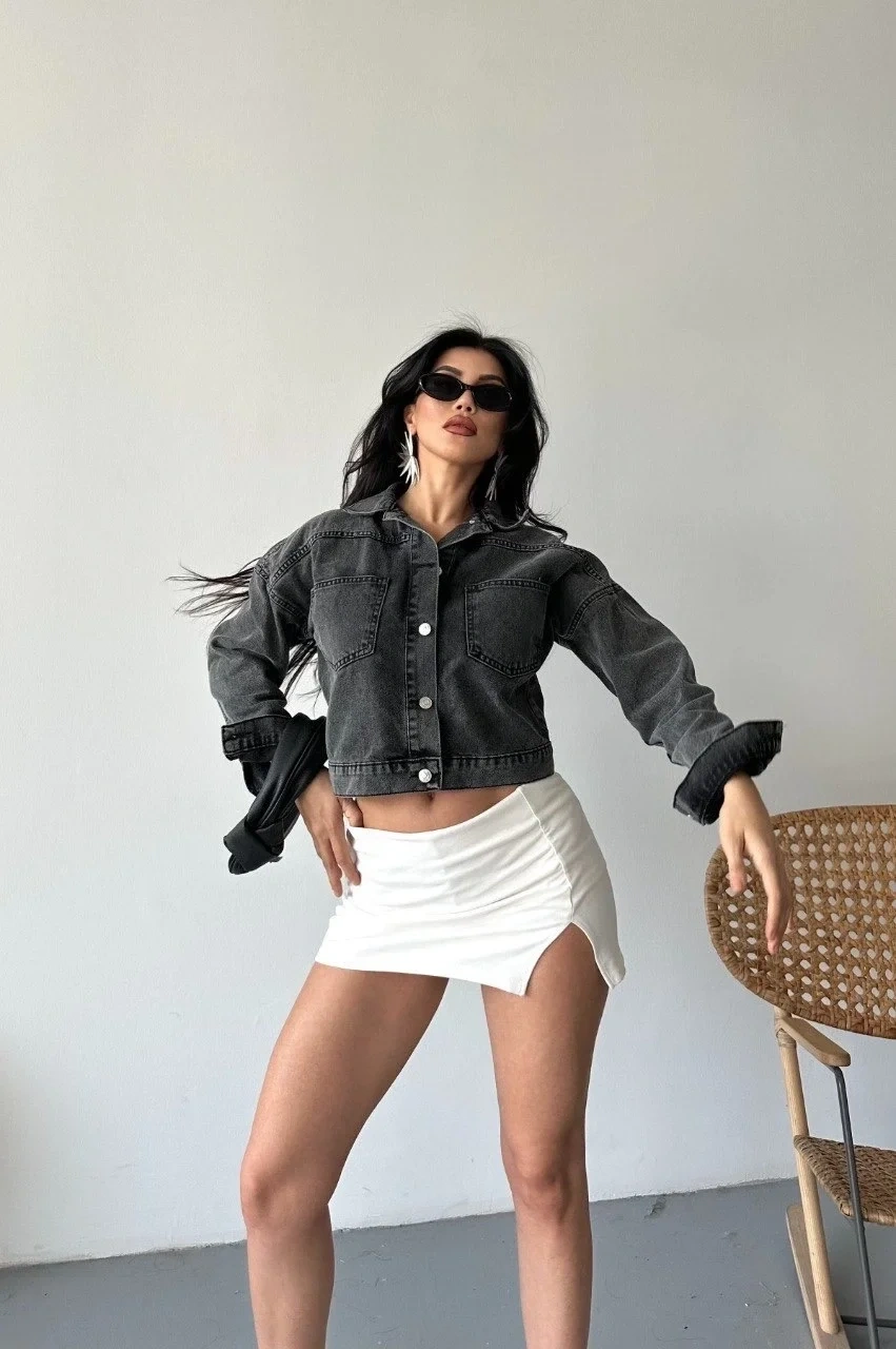 Çift cepli kol katlamalı süper taş enzim yıkama crop kot ceket füme