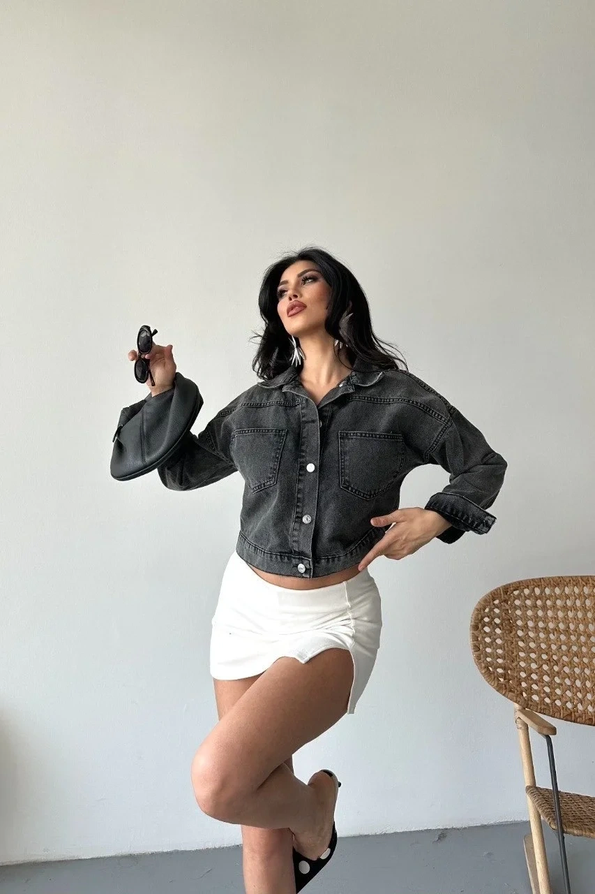 Çift cepli kol katlamalı süper taş enzim yıkama crop kot ceket füme