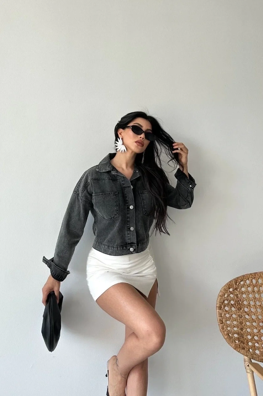 Çift cepli kol katlamalı süper taş enzim yıkama crop kot ceket füme