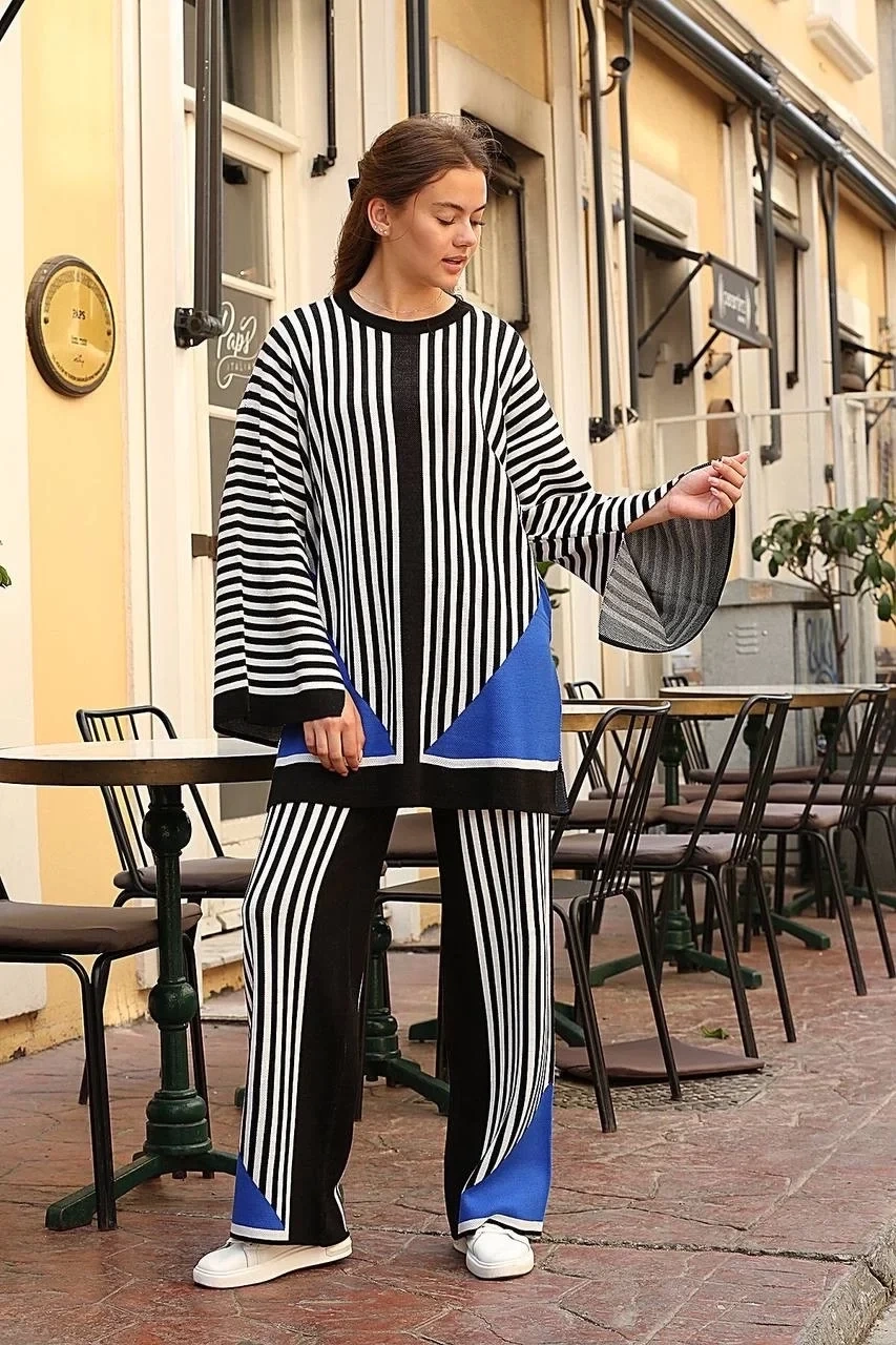 Çizgili bisiklet yaka triko takım siyah