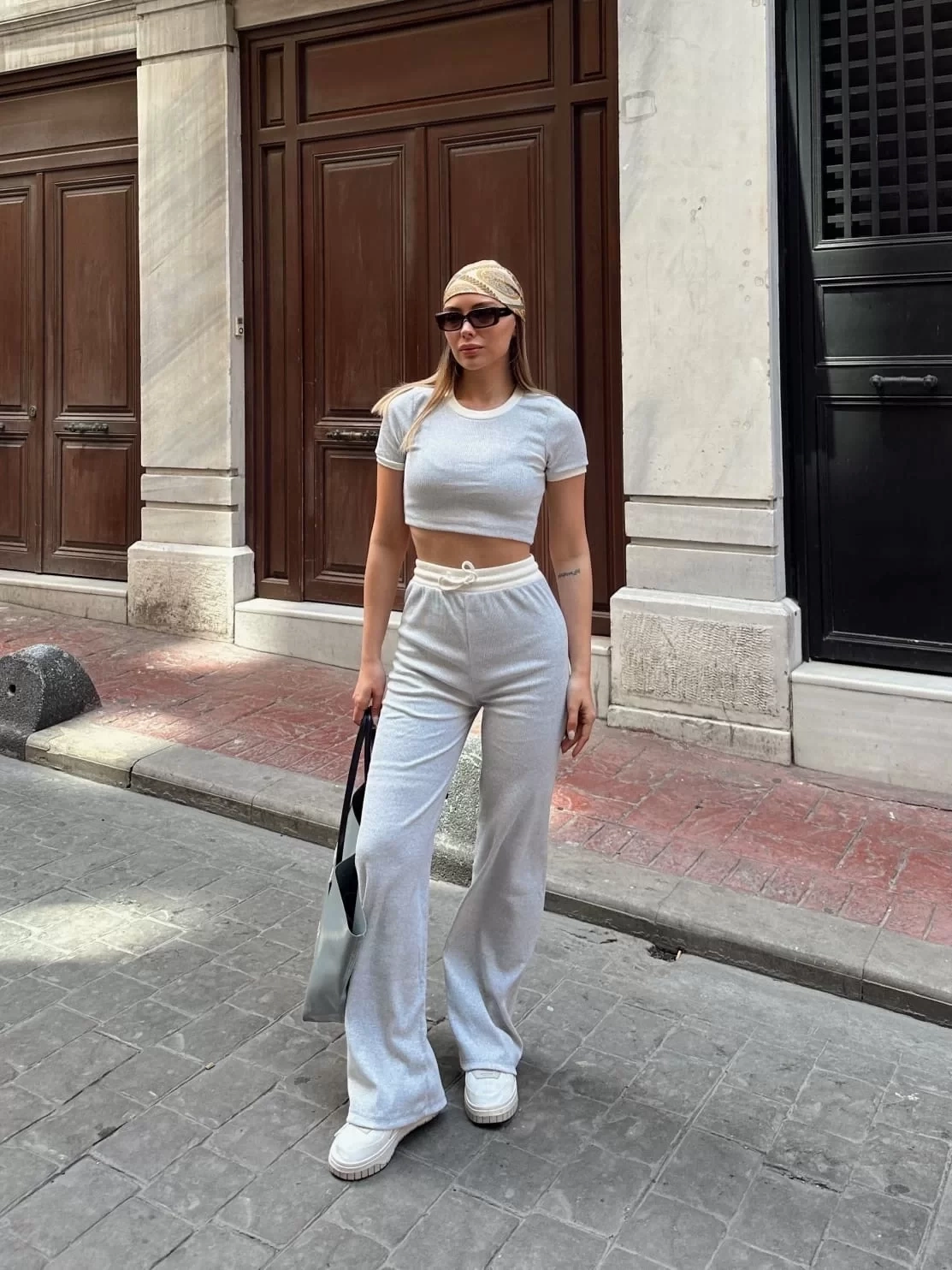 Crop pantolon biyeli takım gri