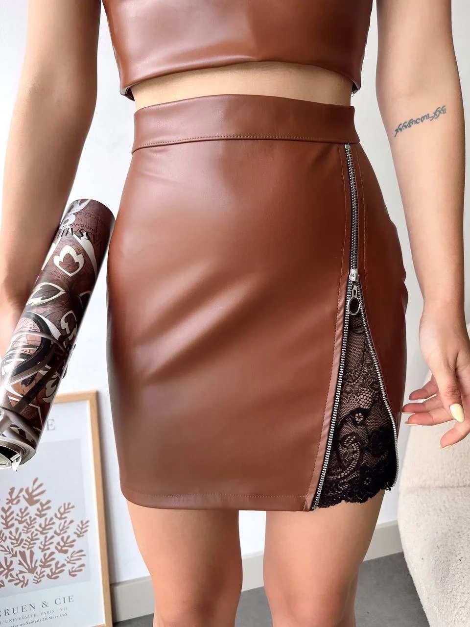 Dantelli fermuarlı deri etek kahve