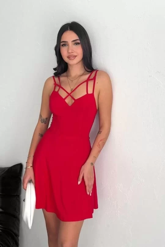 İnce çift askılı mini elbise
