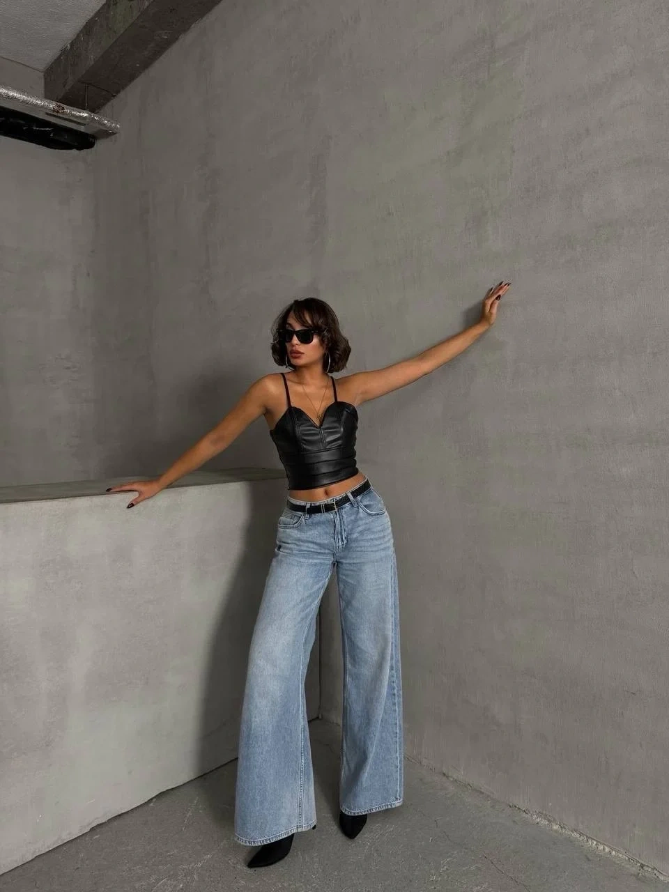 İp askılı yandan fermuarlı rastale deri crop siyah