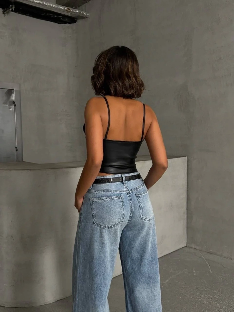 İp askılı yandan fermuarlı rastale deri crop siyah