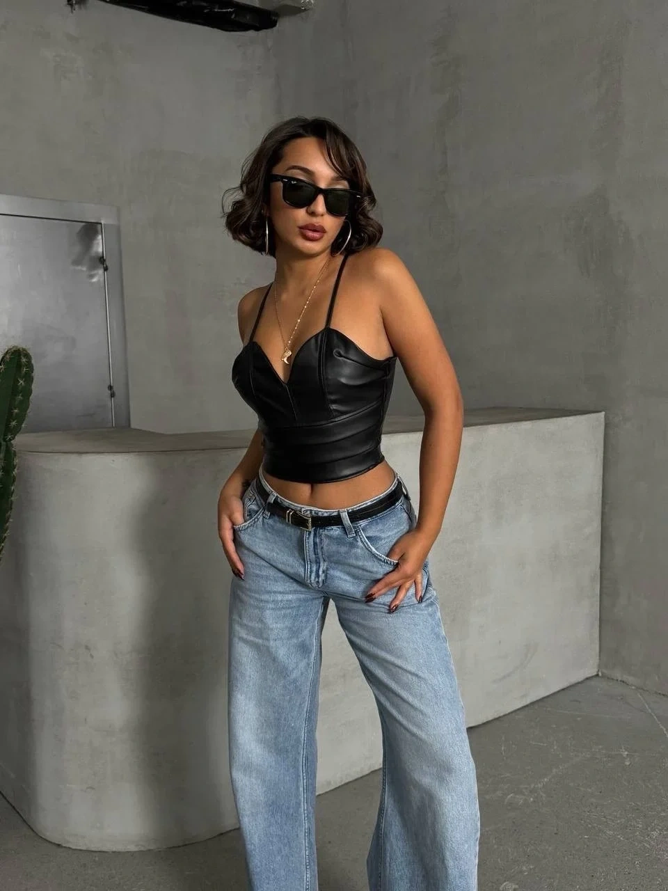 İp askılı yandan fermuarlı rastale deri crop siyah