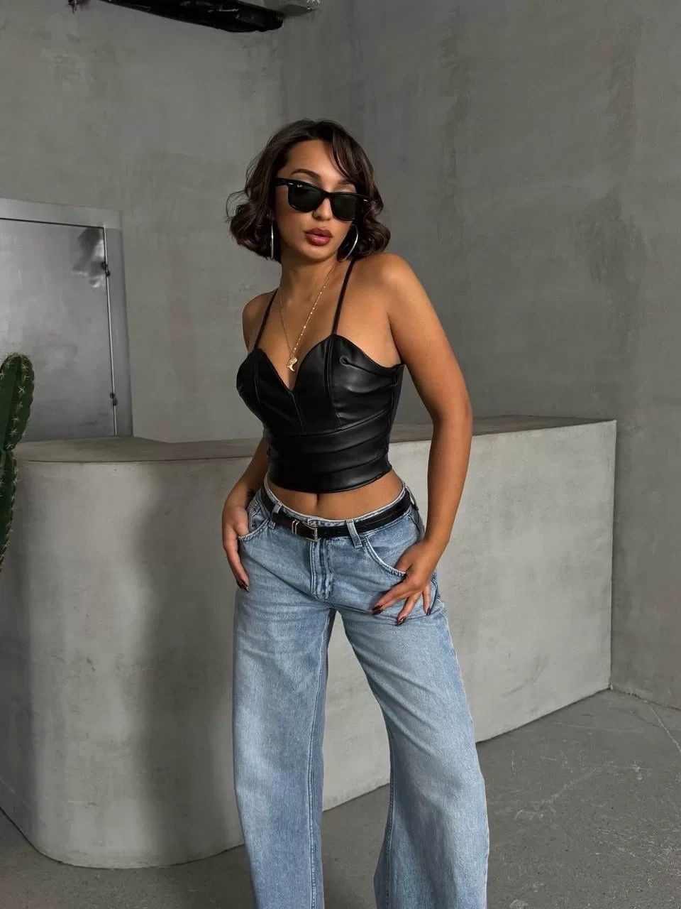 İp askılı yandan fermuarlı rastale deri crop siyah s24113