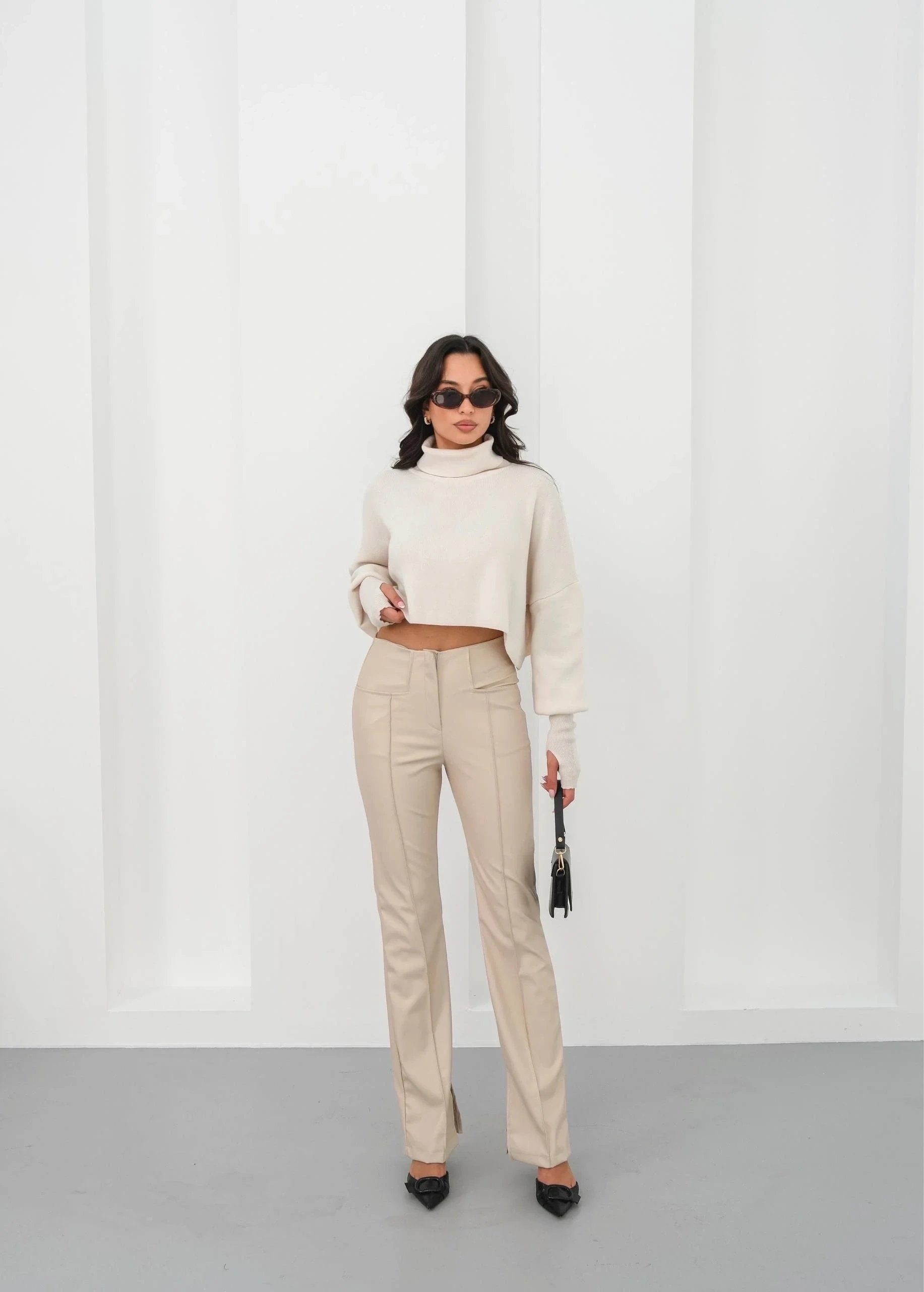 İspanyol yırtmaçlı paça deri pantolon bej hn