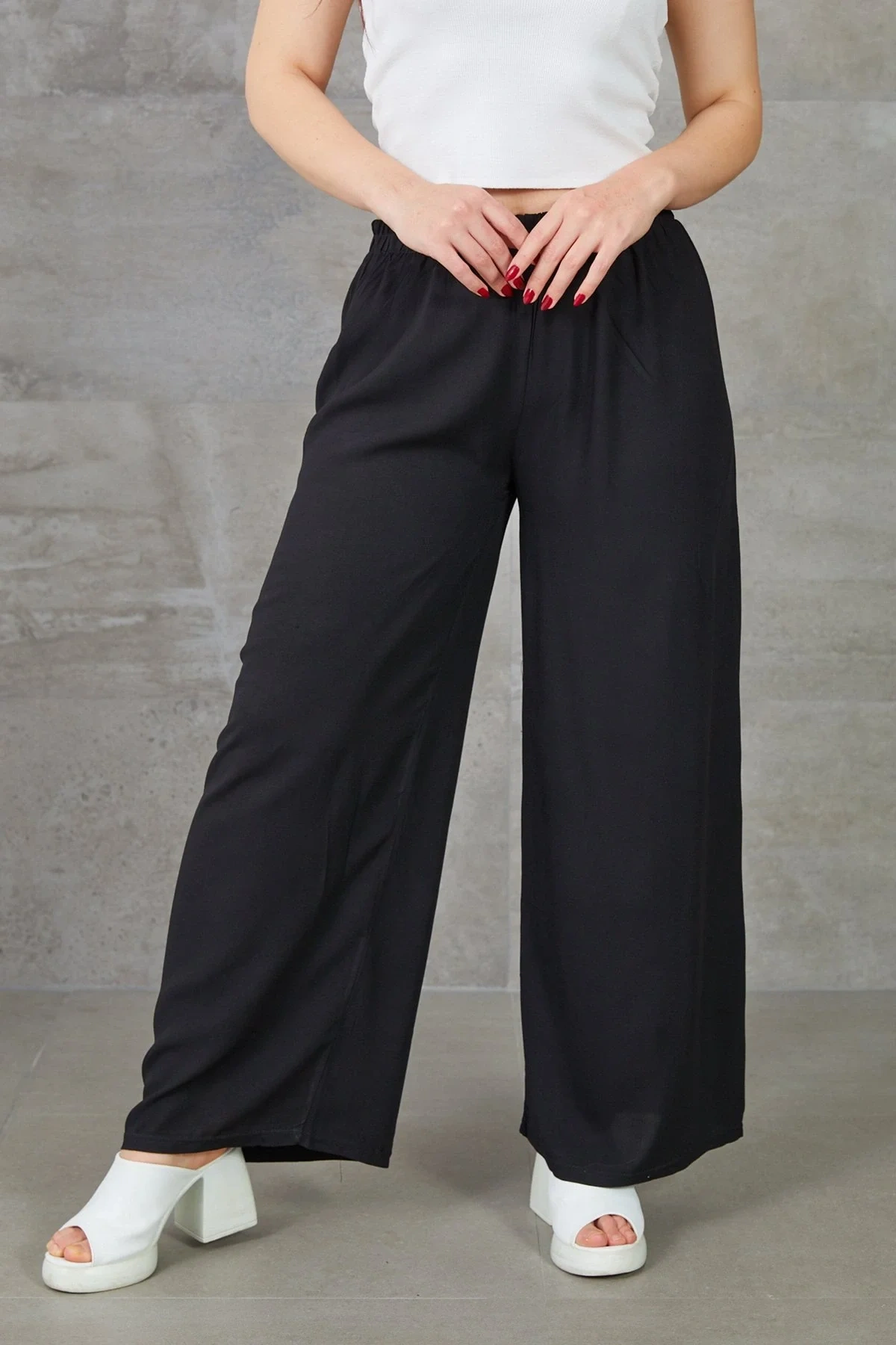 Kadın Bol Paça Rahat Kalıp Beli Lastikli Salaş Pantolon