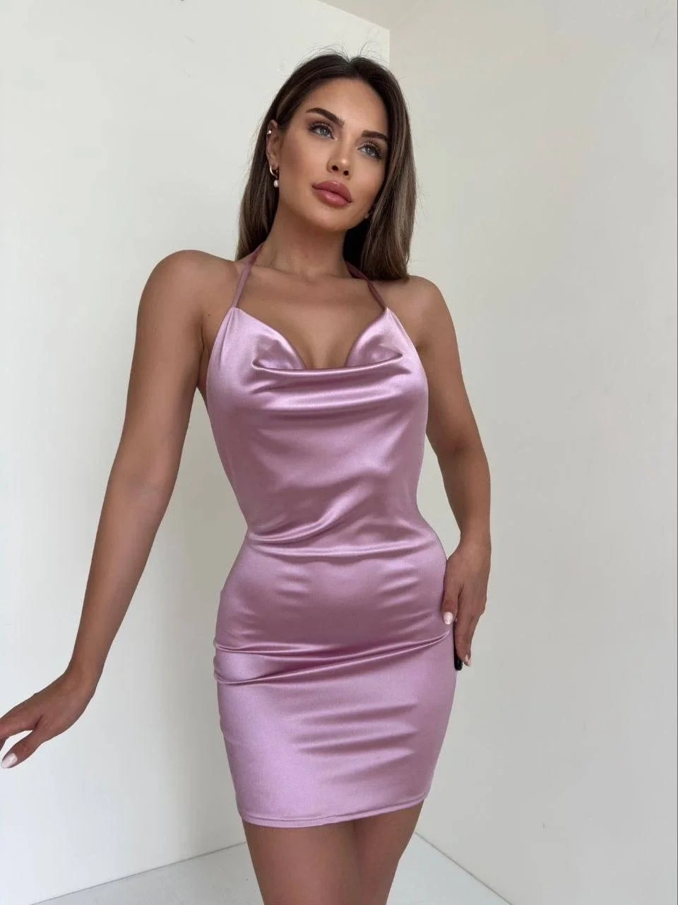 Kadın boyundan ince askılı elbise s3585