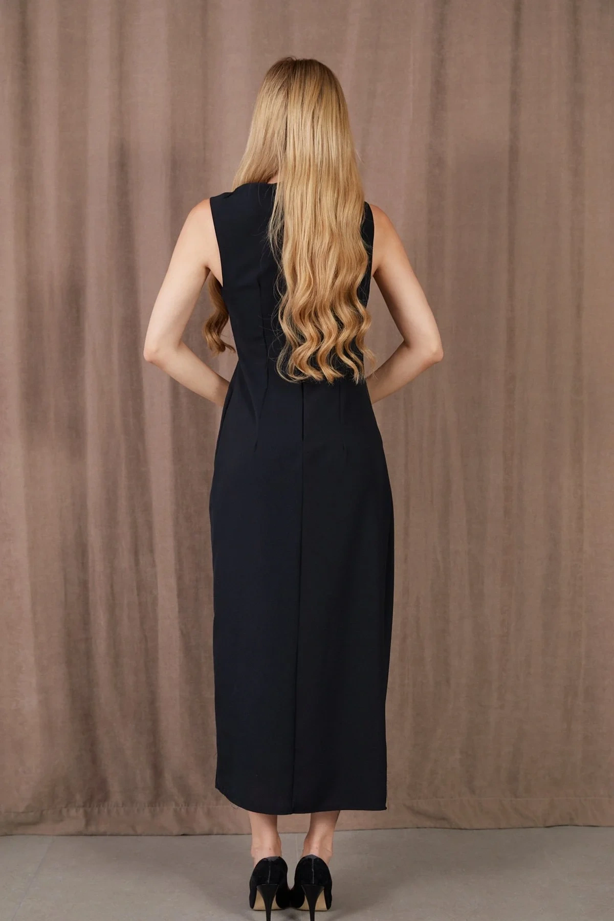 Kadın Kalın Askılı Yırtmaçlı Linda Kumaş Elbise