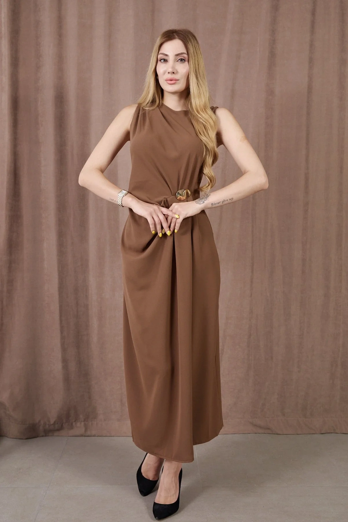 Kadın Kalın Askılı Yırtmaçlı Linda Kumaş Elbise Kahve