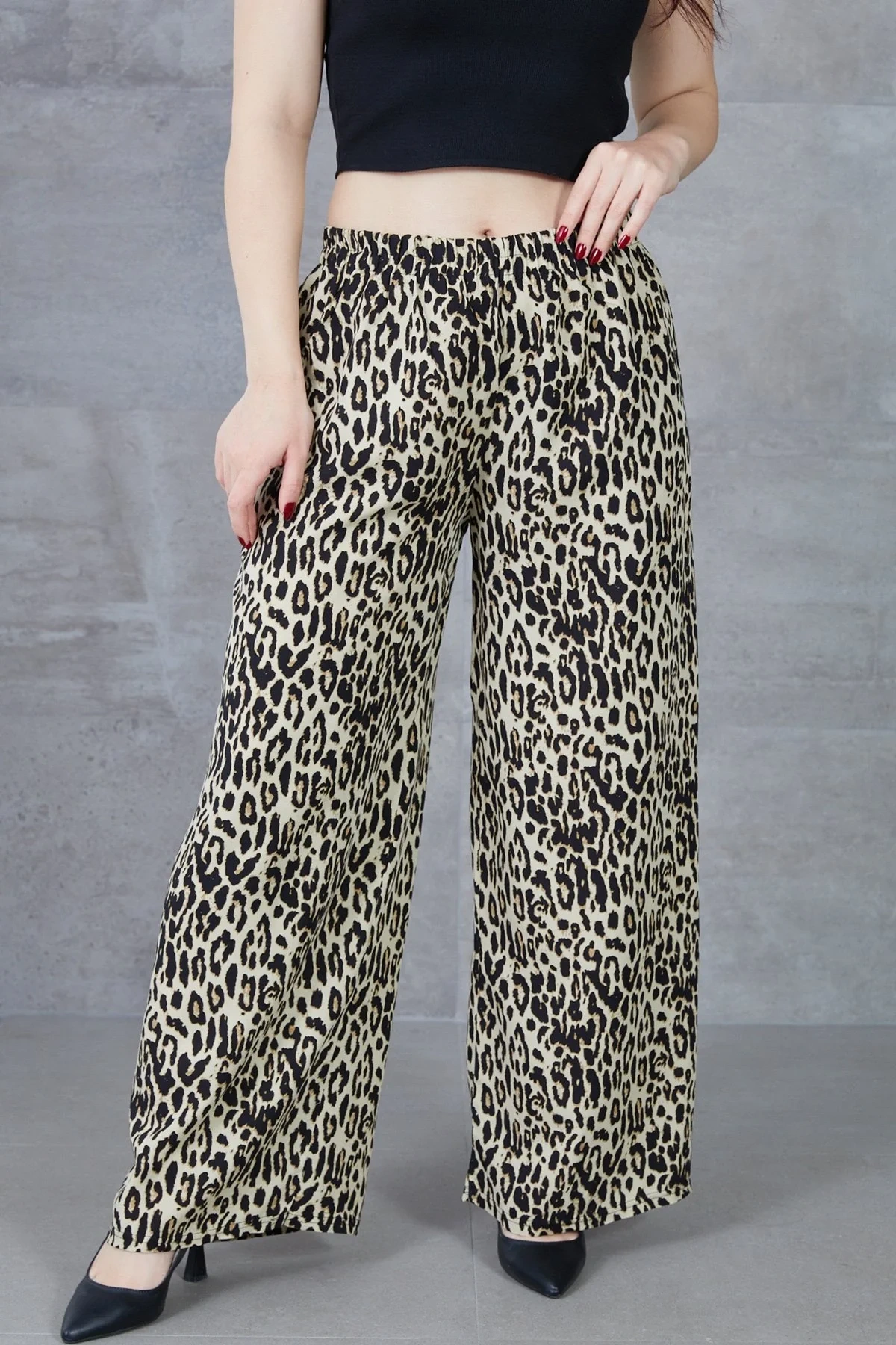 Kadın Leopar Desenli Rahat Kalıp Bol Paça Salaş Pantolon
